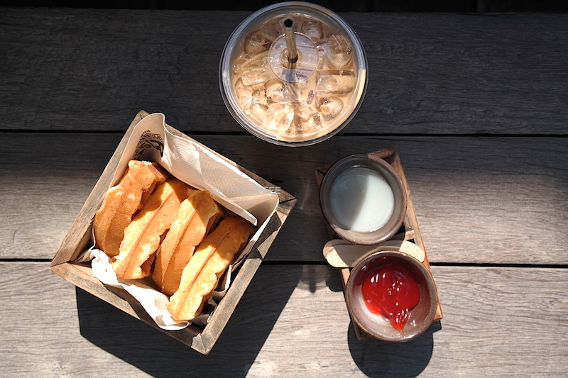 Waffle dan Ristr8to Iced Coffee