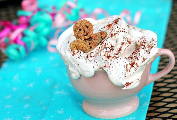 MINUMAN KOPI SPESIAL UNTUK CHRISTMAS: GINGERBREAD LATTE