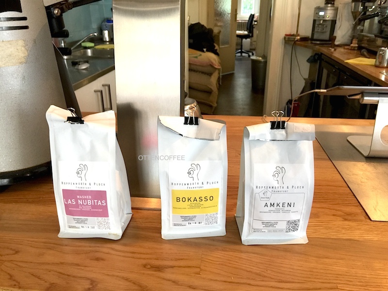 Jajaran kopi-kopi enak.
