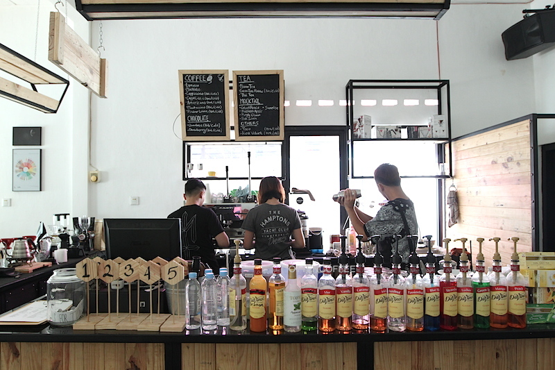 Coffee bar, tempat lahirnya kopi-kopi nikmat.