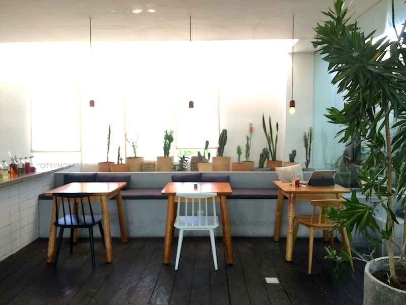 Sudut nyaman di Buro Concept Store & Coffee.
