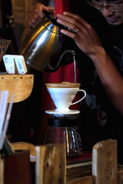 Single origin Karo Natural sedang diseduh.
