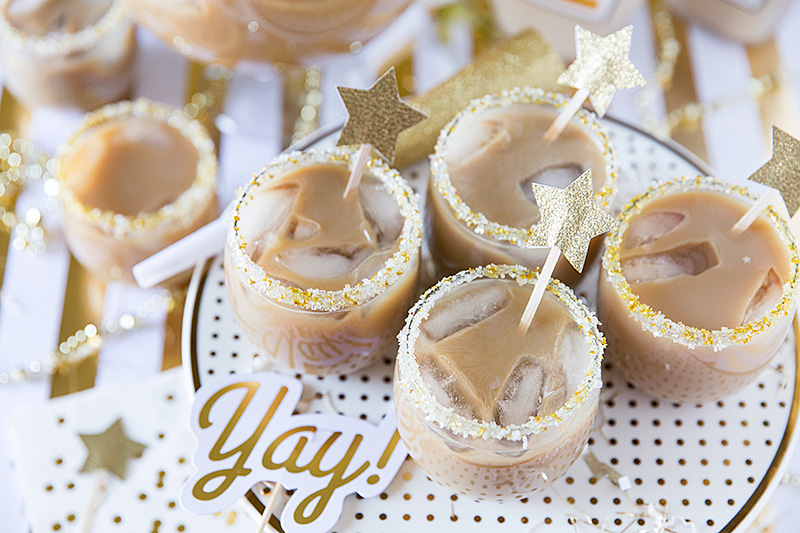 RAYAKAN TAHUN BARU DENGAN SALTED CARAMEL ICED COFFEE COCKTAIL