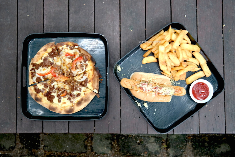 Pizza & beef hotdog!