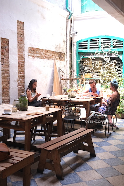 Area favorit saya di Mugshot Cafe!