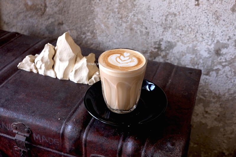 Secangkir kopi untuk saya yang baik hati.