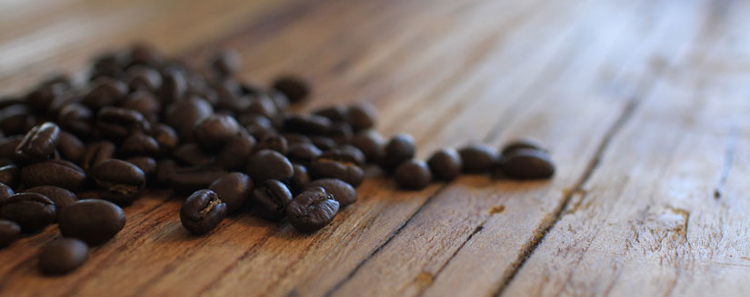 Membeli biji kopi sendiri juga bisa membuat lebih hemat.