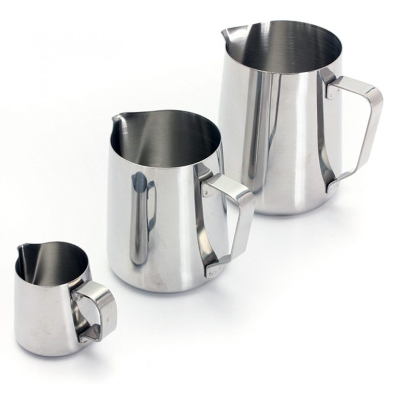 MEMILIH MILK JUG YANG SESUAI UNTUK LATTE ART Majalah Otten Coffee