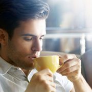 BAGAIMANA KAFEIN KOPI MELAKUKAN BANYAK HAL MENAKJUBKAN