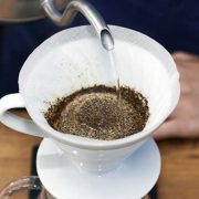 MEREK AIR UNTUK KOPI, PILIH SESUAI SELERA SEDUH KOPI