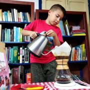 EKSTRAKURIKULER EDUKASI SEDUH KOPI SENDIRI UNTUK ANAK-ANAK