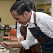 PRESIDEN JOKOWI BELAJAR SOAL KOPI