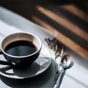 APAKAH KOPI RENDAH KAFEIN BISA DIMINUM SEBELUM PUASA?