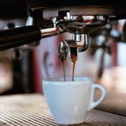 MENGAPA DI ITALIA JARANG MENIKMATI KOPI TAKE AWAY