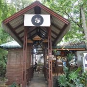 SORE YANG TEDUH DI MINUM KOPI MEDAN