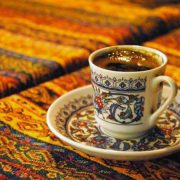 CANGKIR KOPI DAN KISAH YANG DIKOLEKSI
