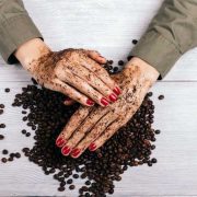RAWAT KESEHATAN RAMBUT DENGAN KOPI, SIMAK MANFAATNYA