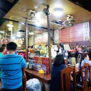 NGOPI DI RUSSIAN MARKET PHNOM PENH KAMBOJA