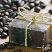 MEMBUAT SABUN DENGAN AMPAS KOPI, TREN ATAU ISENG