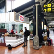 NGOPI ENAK DI RUANG TUNGGU BANDARA