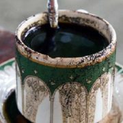 SUASANA NGOPI ZAMAN DULU BIKIN NOSTALGIA
