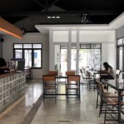 BERTEDUH DALAM SEDUH DI SHOSHIN COFFEE MEDAN