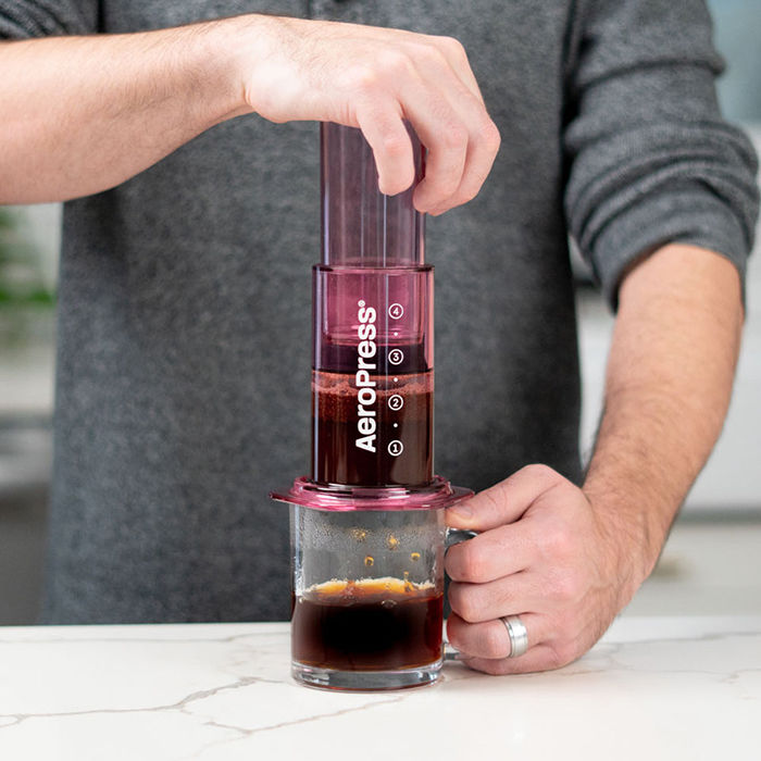 BEDA AEROPRESS DAN DELTER COFFEE PRESS